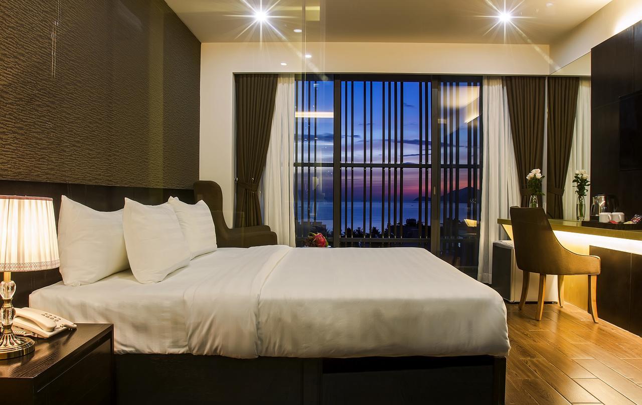 Golden Hotel Нячанг Екстер'єр фото